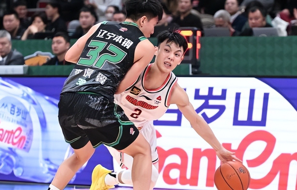 乐动体育开户地址关于赛前广东宏远调整名单以备NBA常规赛；内部沟通环节打磨；悬念犹存；控场能力受关注的信息