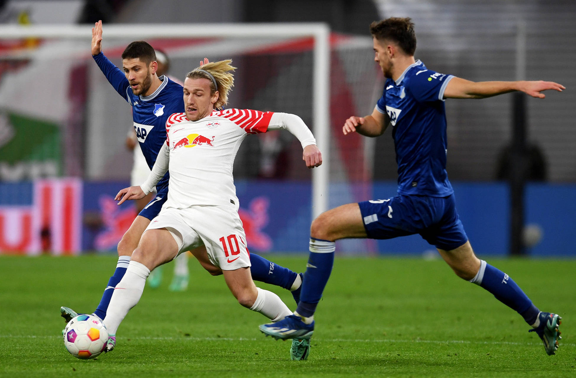 关于赛后莱比锡远射贴柱——西甲节点到来菲尼克斯太阳强势反弹备战德国杯，TheShy连续三场比赛得分超过伤愈复出直接炸裂的信息